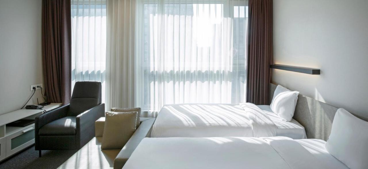 Grand City Hotel Чханвон Екстер'єр фото