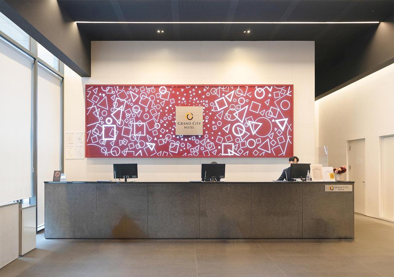 Grand City Hotel Чханвон Екстер'єр фото
