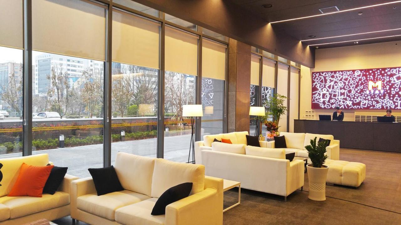 Grand City Hotel Чханвон Екстер'єр фото