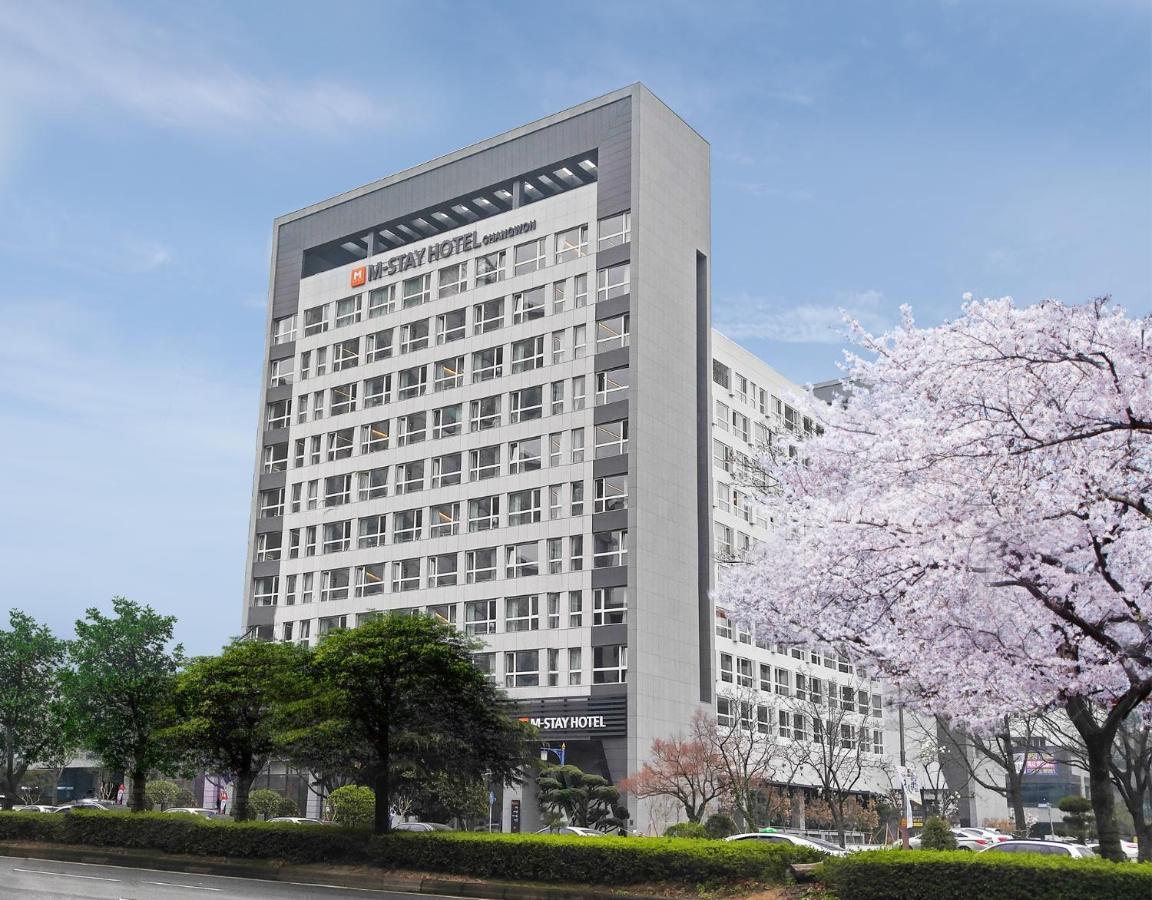 Grand City Hotel Чханвон Екстер'єр фото